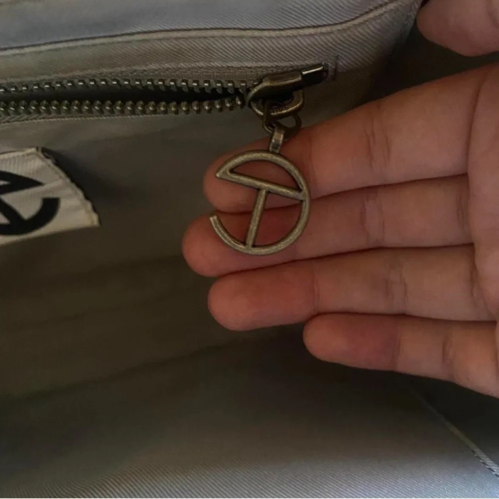 Telfar x Moose Knuckle Silver Medium Shopper Tote Bag - Picture 3 of 8